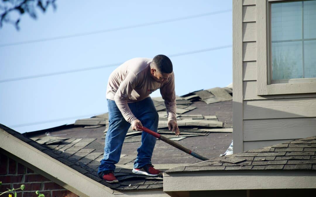 Solve Your Leaky Roof Woes –  Identifying & Fixing Common Roof Leaks