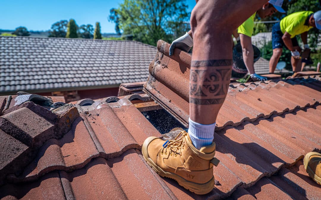 Understanding the Warning Signs of a Failing Roof and When to Call a Professional